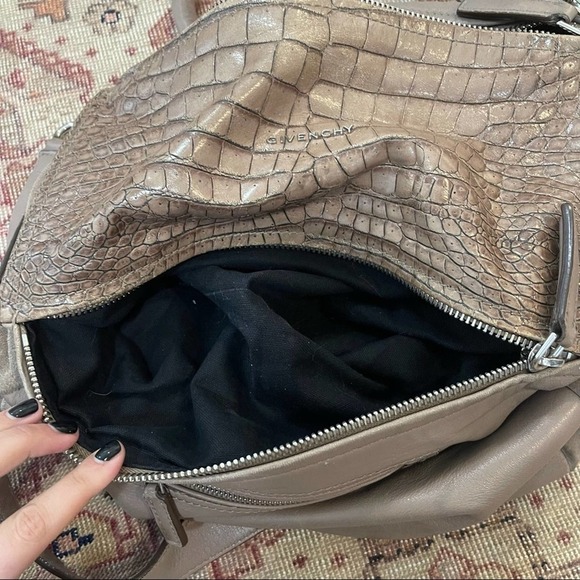 100% Authentic Givenchy Calfskin Crocodile Embossed Medium Pandora Taupe - Picture 4 of 8